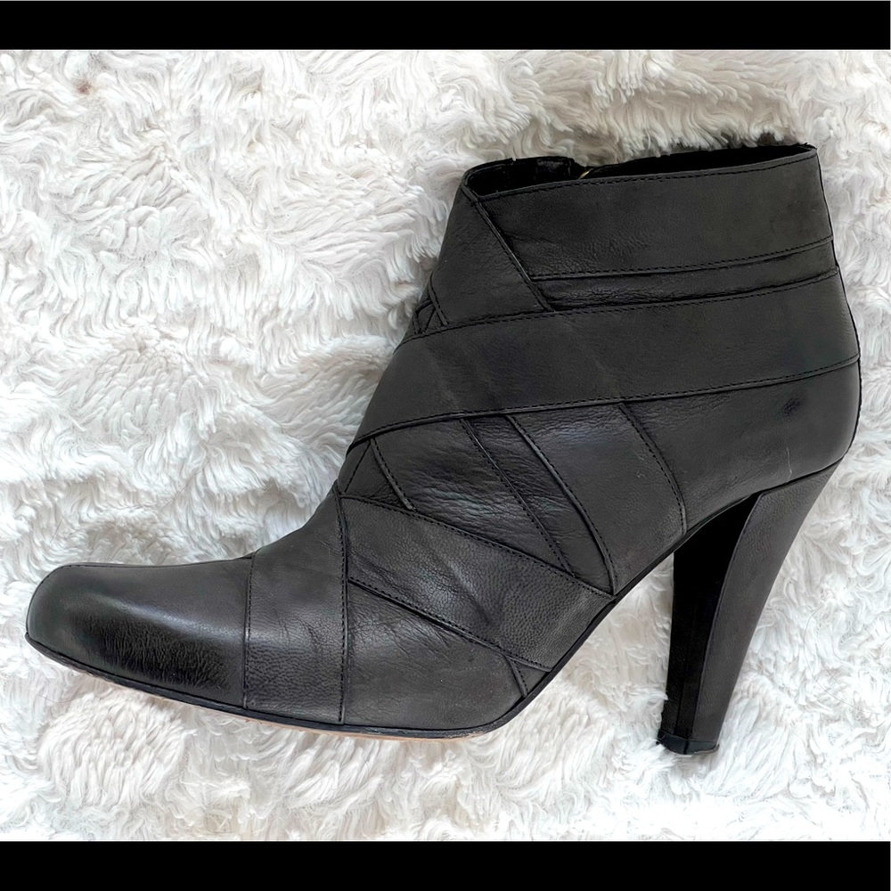 DONALD J PLINER DORA 4646 BLACK LEATHER BOOTIES Size 8.5 M